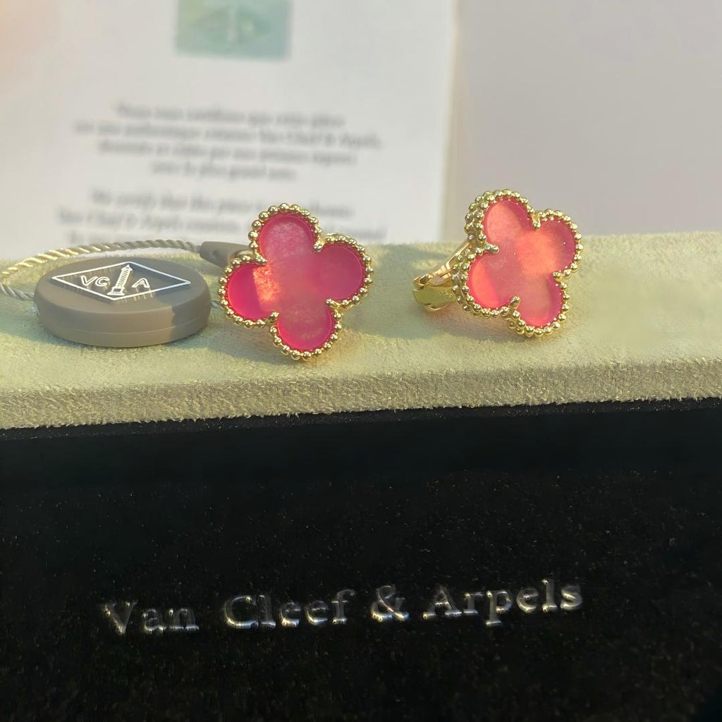 [Imperial] NEW CLOVER 15MM PINK ENAMEL STUD EARRINGS