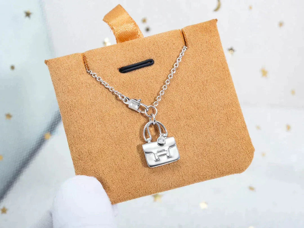 [Imperial] AMULETTE PEDANT SILVER NECKLACE