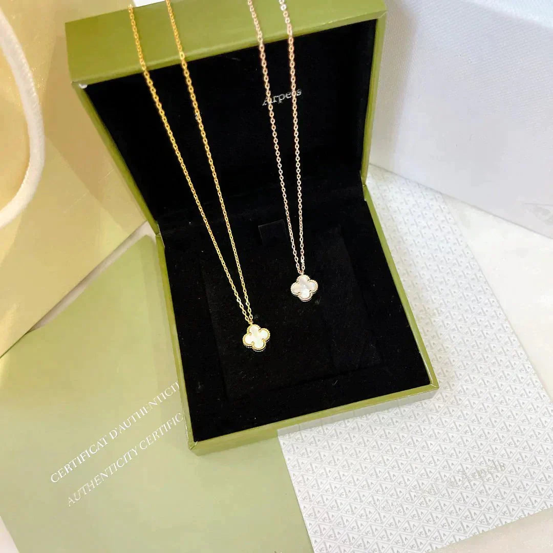 [Imperial] CLOVER MINI 9.5MM WHITE MOTHER-OF-PEARL NECKLACE