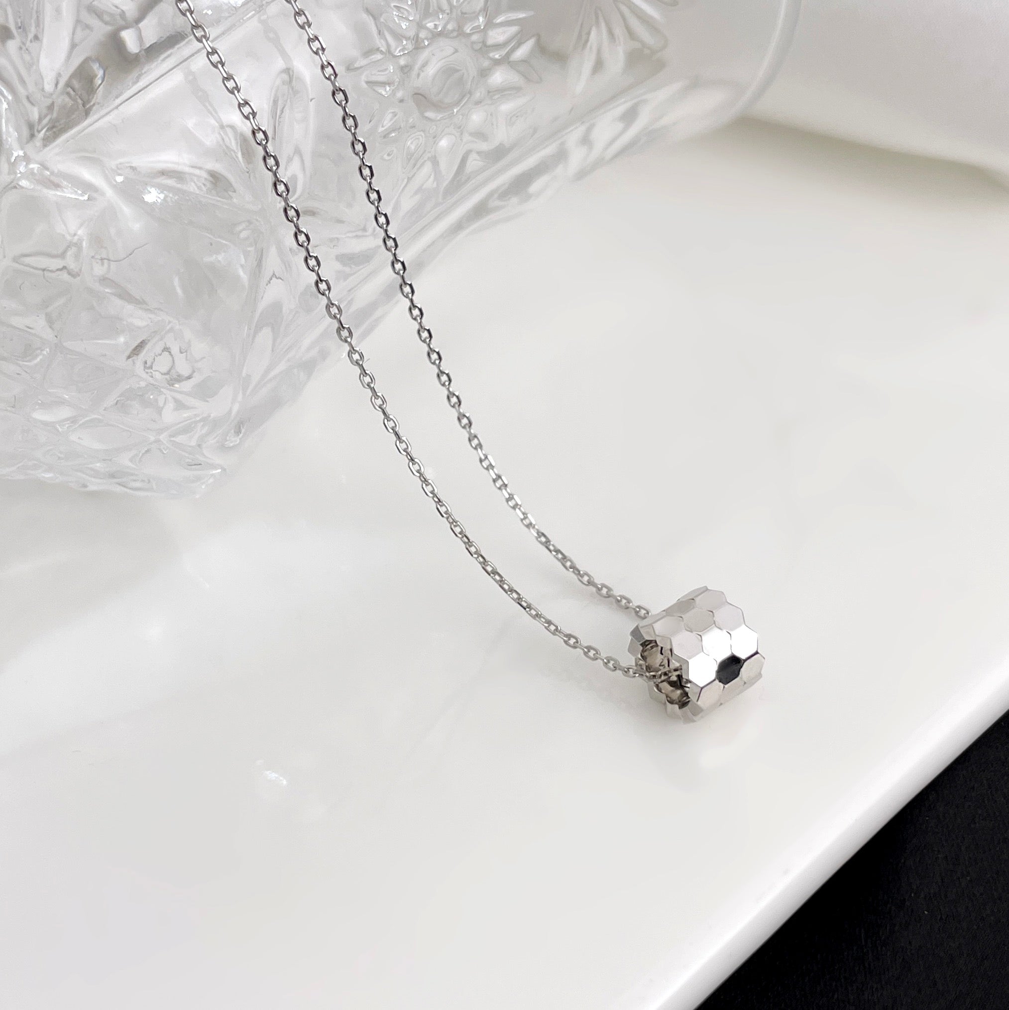 [Imperial] BEE MINI NECKLACE