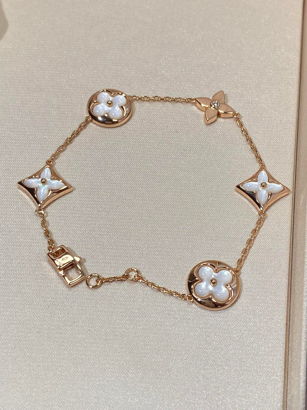 [Imperial] STAR AND SUN 5 MOTIF MOP PINK GOLD BRACELET