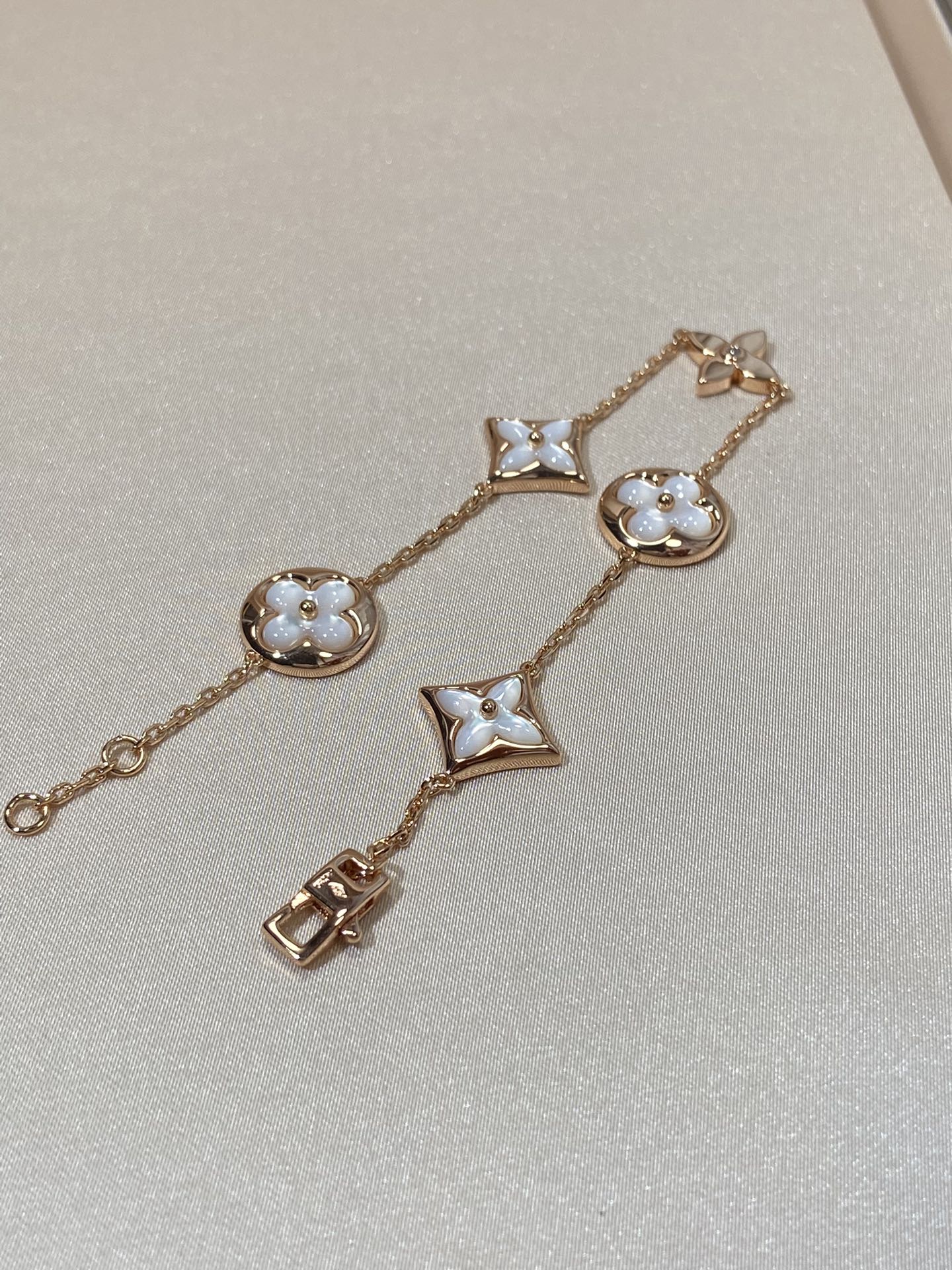 [Imperial] STAR AND SUN 5 MOTIF MOP PINK GOLD BRACELET