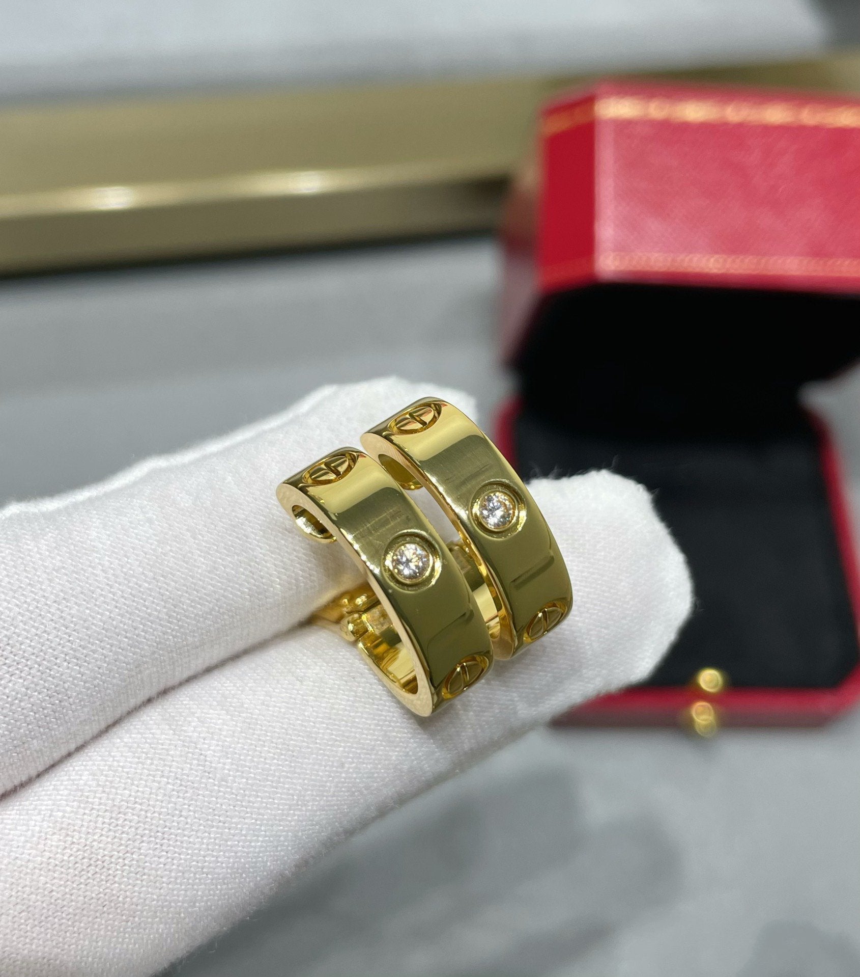 [Imperial] LOVE 5.5MM 1 DIAMOND EARRINGS