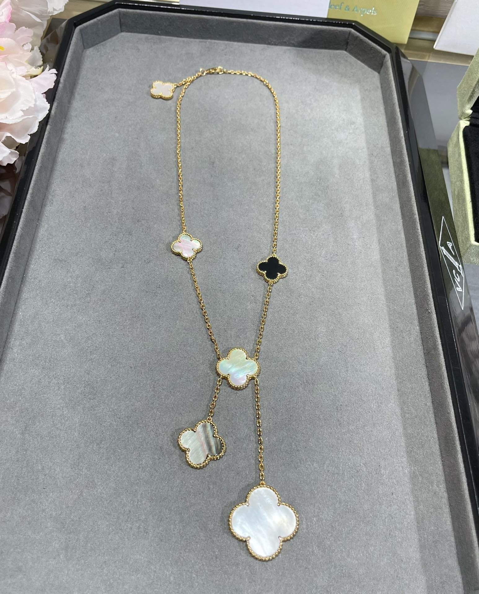 [Imperial] CLOVER 6 MOTIF MOP ONYX GOLD NECKLACE