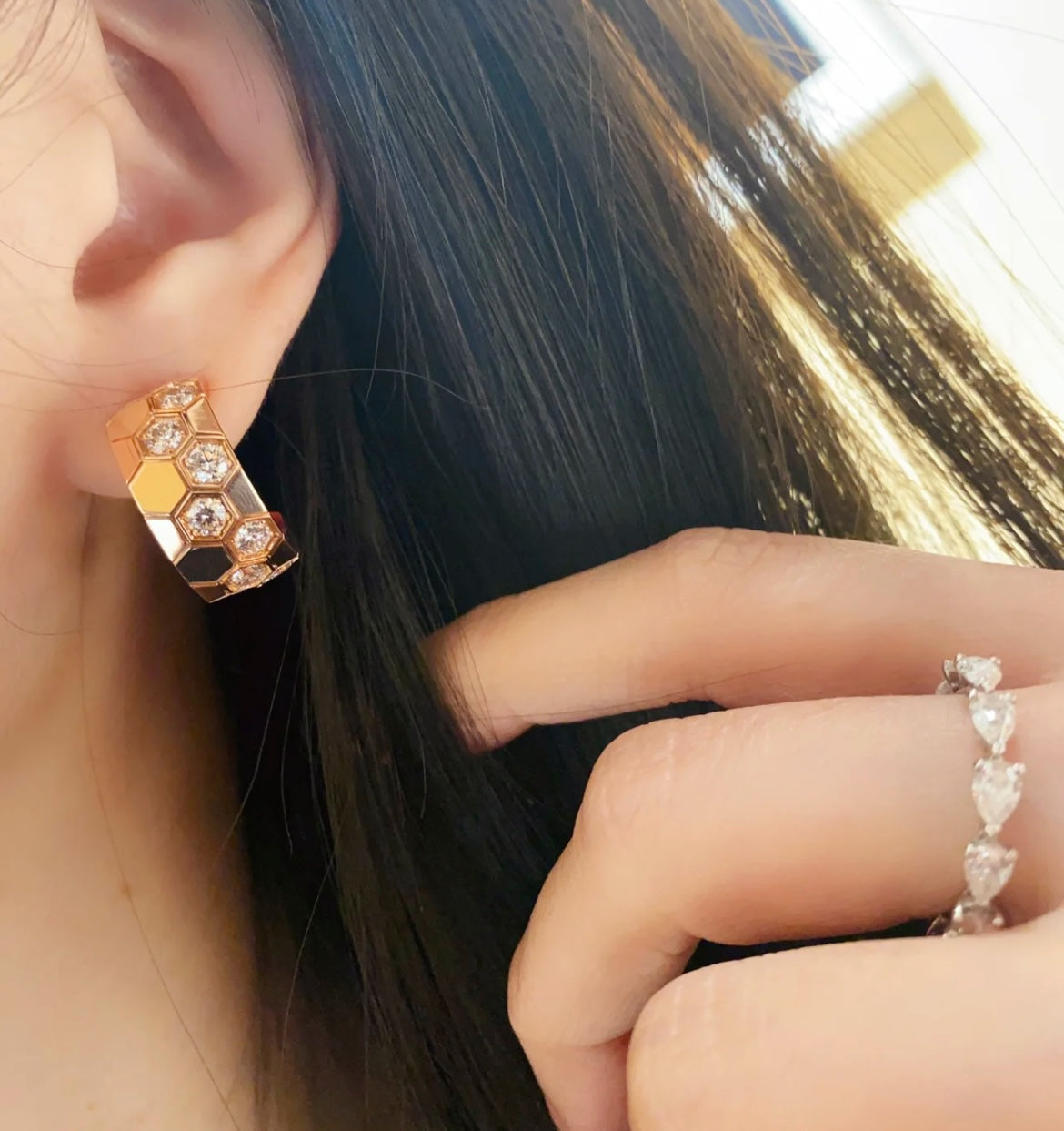 [Imperial] BEE LOVE DIAMOND HOOP EARRINGS
