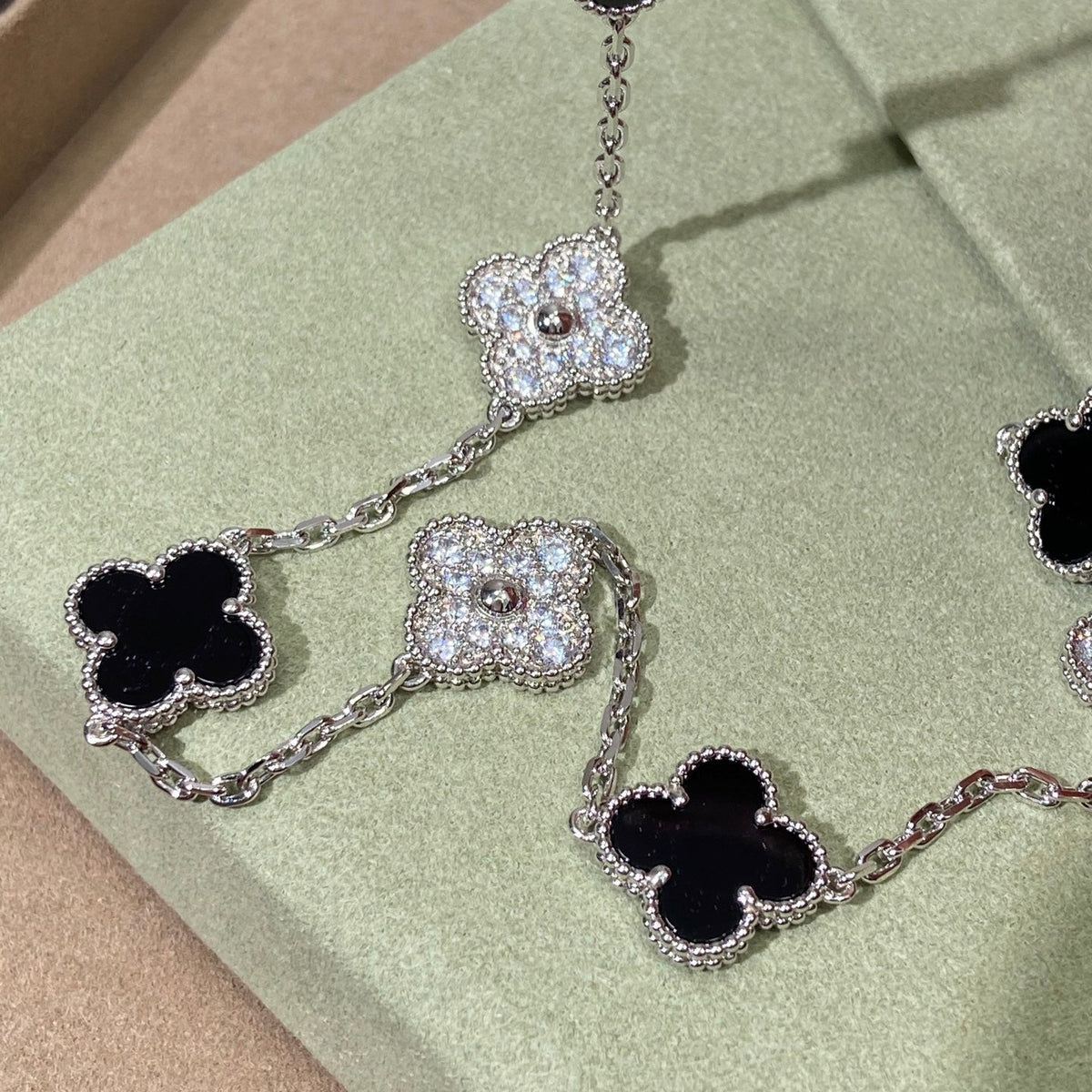 [Imperial] CLOVER 20 MOTIFS DIAMOND ONYX NECKLACE