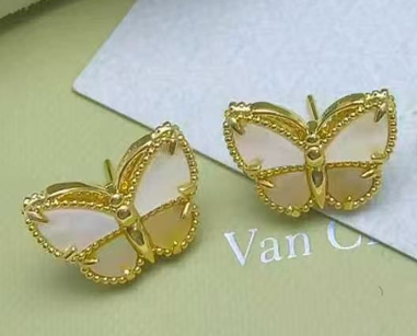 [Imperial] 26 NEW CLOVER LUCKY LIGHT YELLOW AND WHITE SET