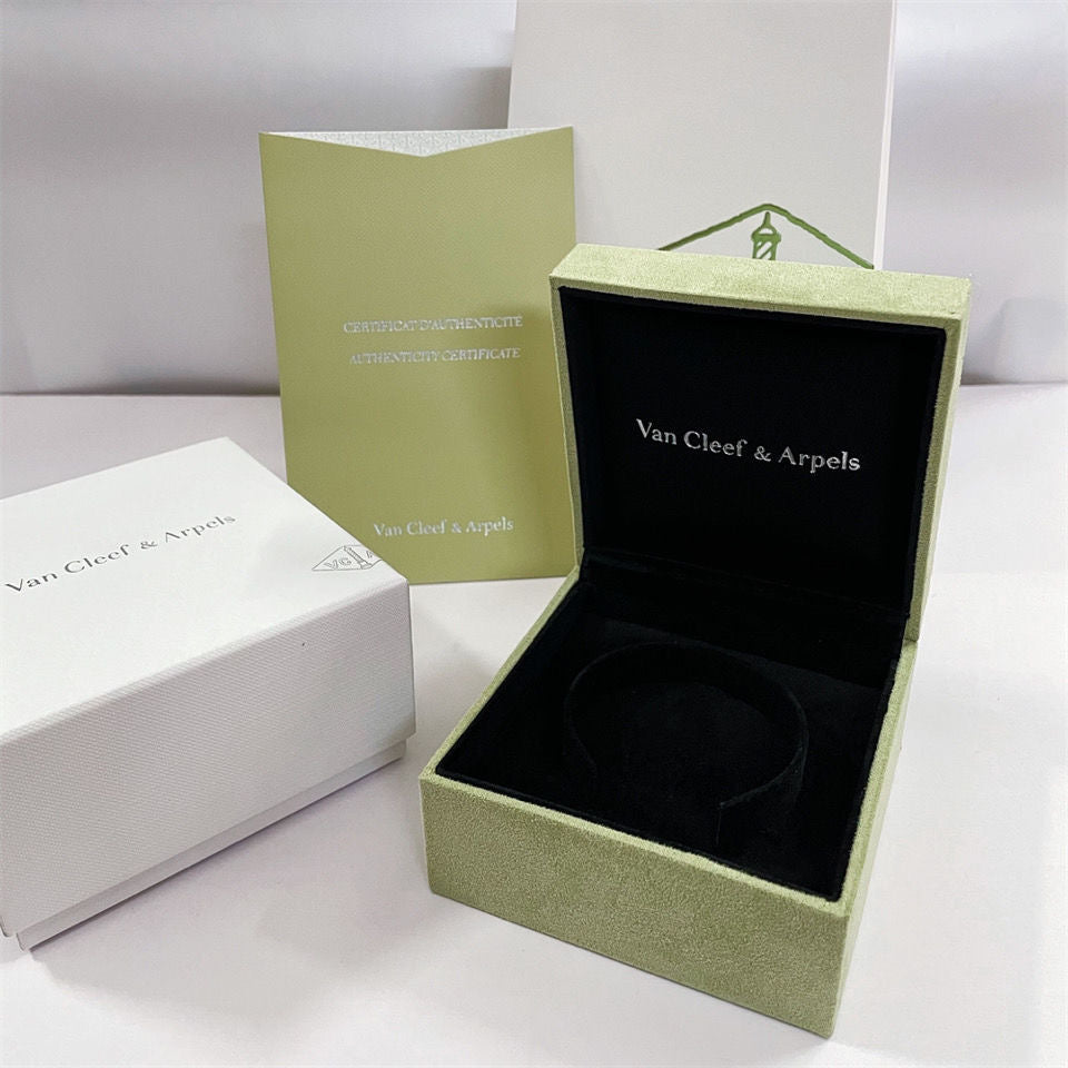 [Imperial] VA CLOVER BRACELET NECKLACE RING BOX GIFT BAG
