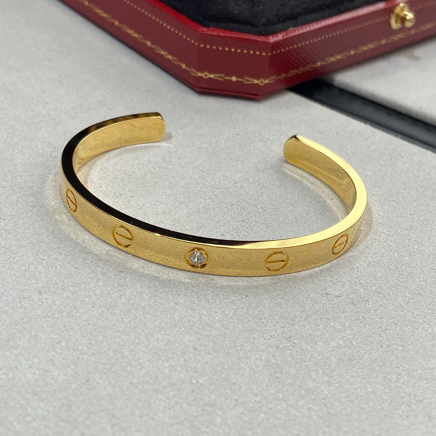 [Imperial] LOVE BRACELET 6.1MM 1 DIAMOND OPEN CUFF
