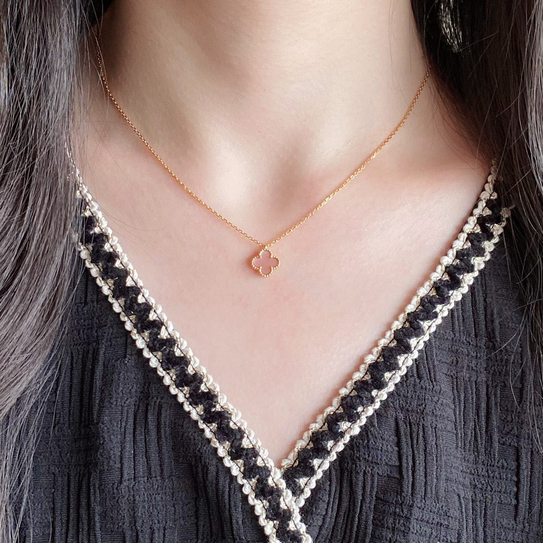 [Imperial] CLOVER 15MM PINK MOTHER-OF-PEARL SINGLE FLOWER NECKLACE