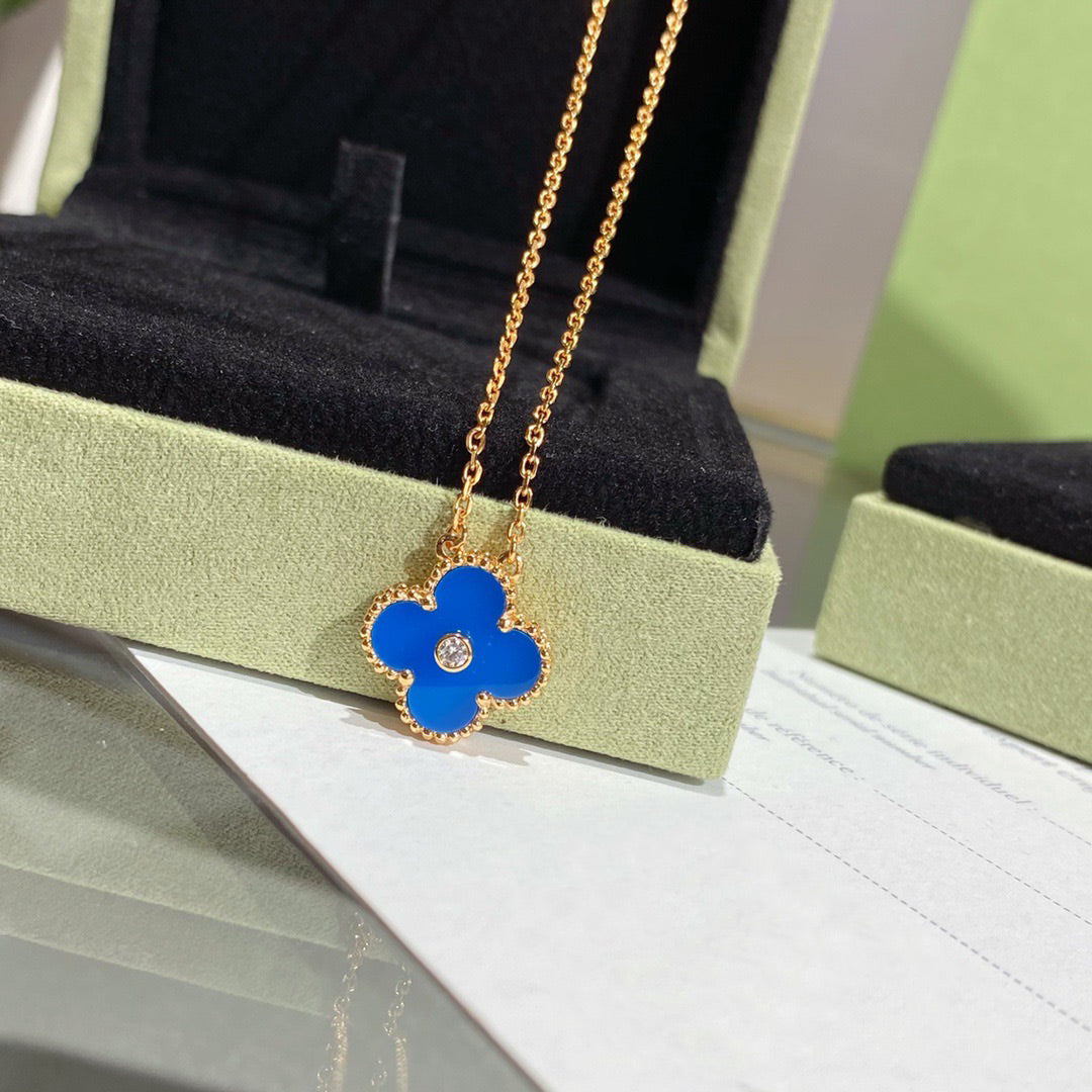 [Imperial] CLOVER 15MM DIAMOND AND BLUE AGATE NECKLACE