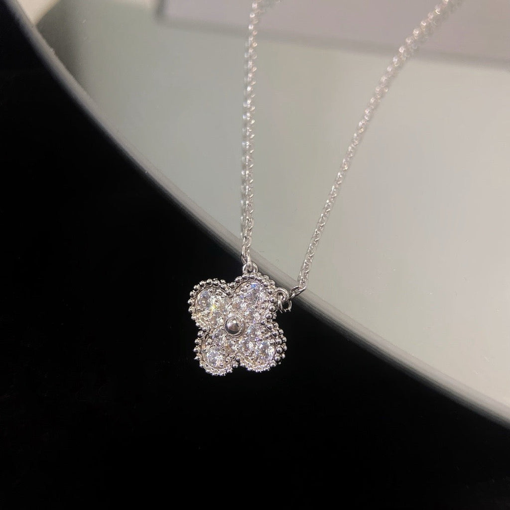 [Imperial] CLOVER 15MM DIAMOND SINGLE FLOWER NECKLACE