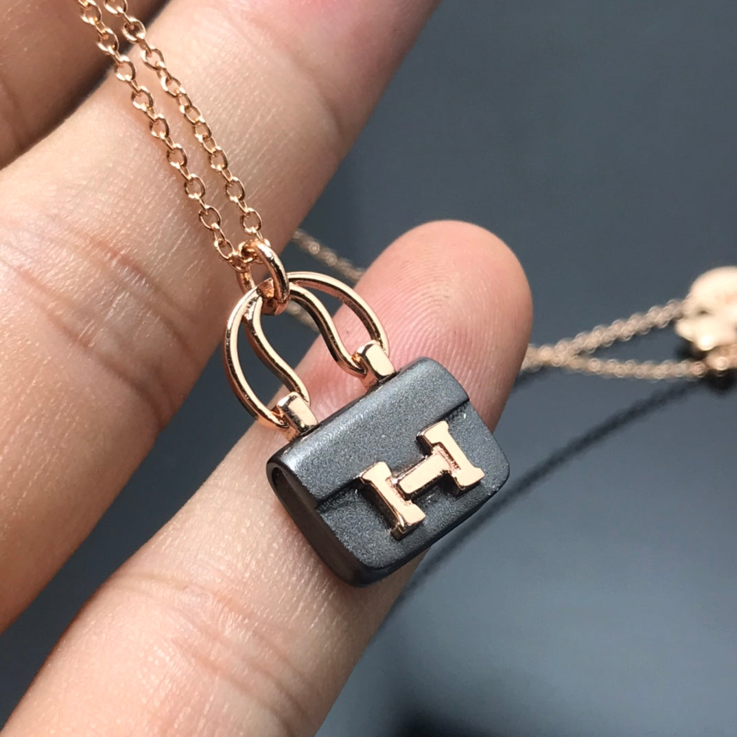 [Imperial] WOMEN'S HM AMULETTES CONSTANCE PENDANT NECKLACE