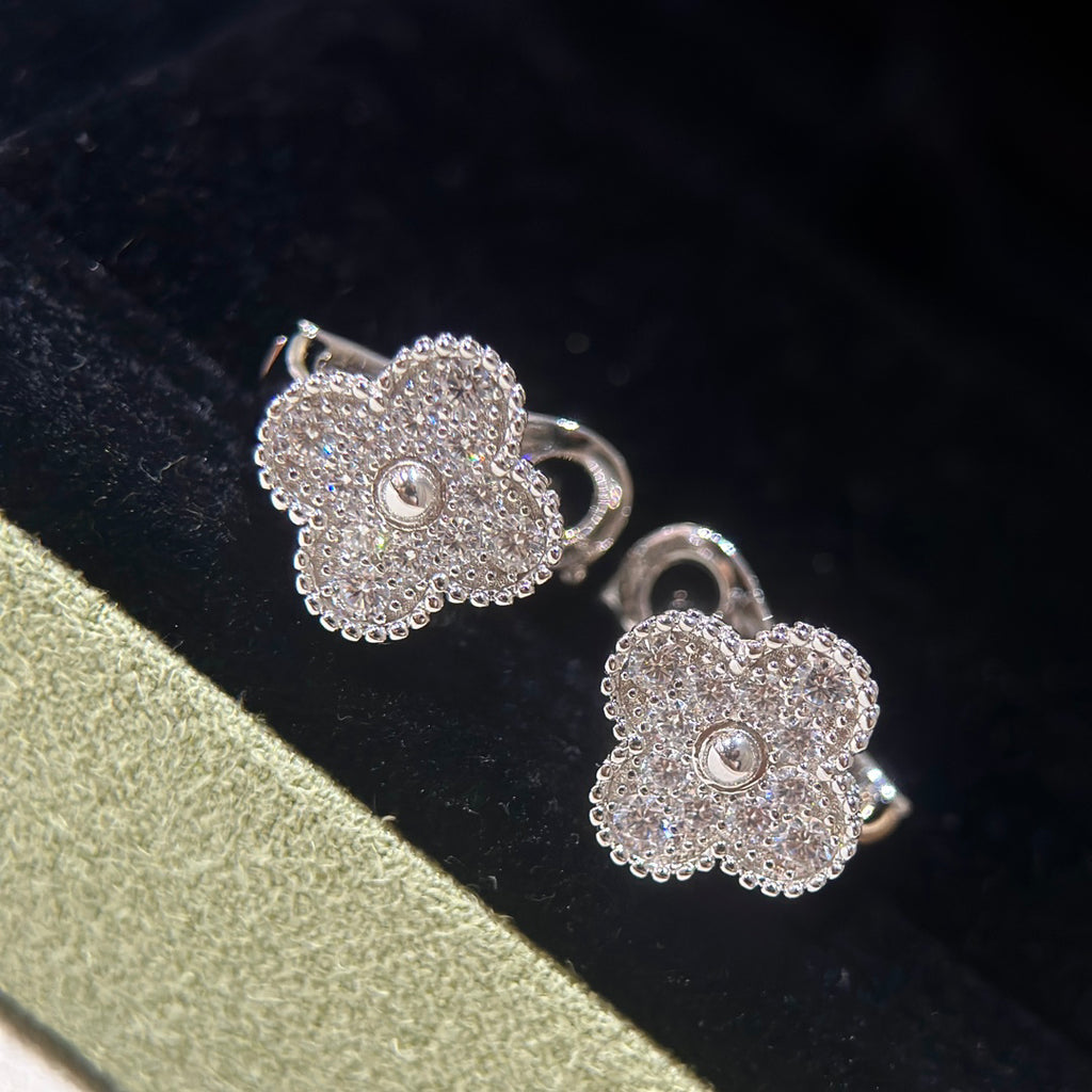 [Imperial] CLOVER 1 MOTIFS DIAMOND STUD EARRINGS SILVER