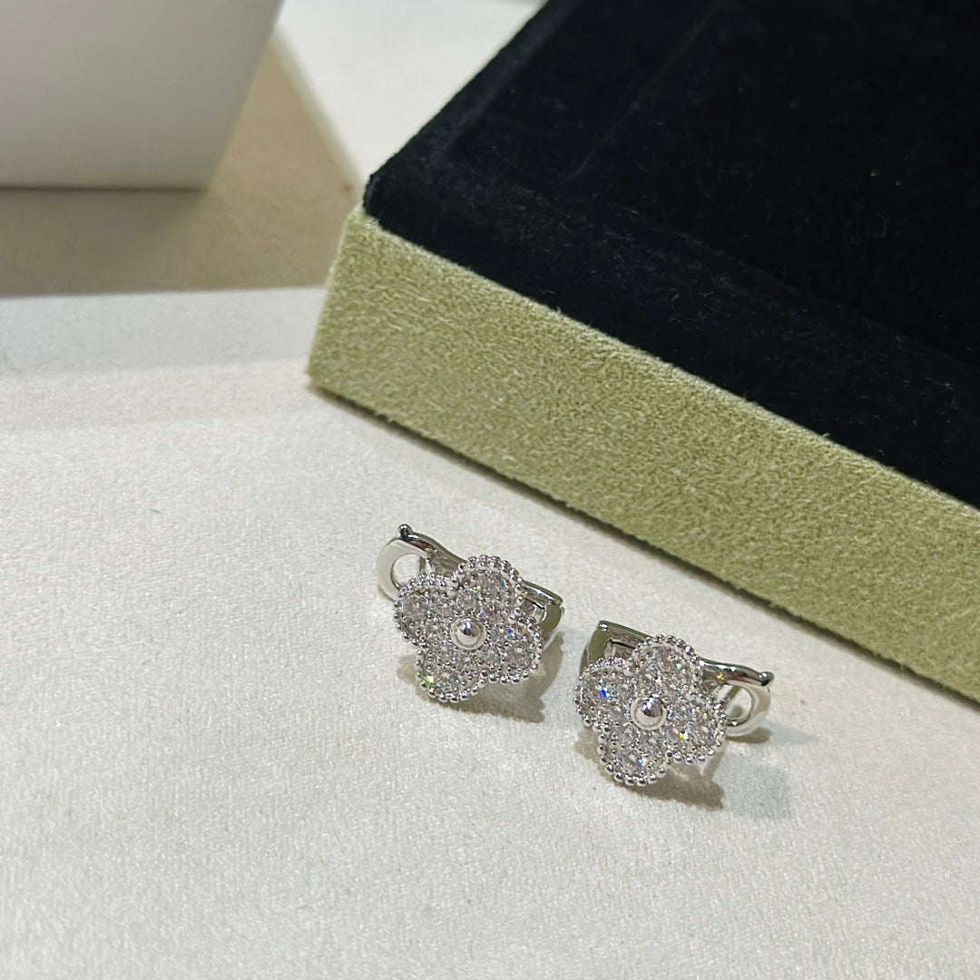 [Imperial] CLOVER 1 MOTIFS DIAMOND STUD EARRINGS SILVER