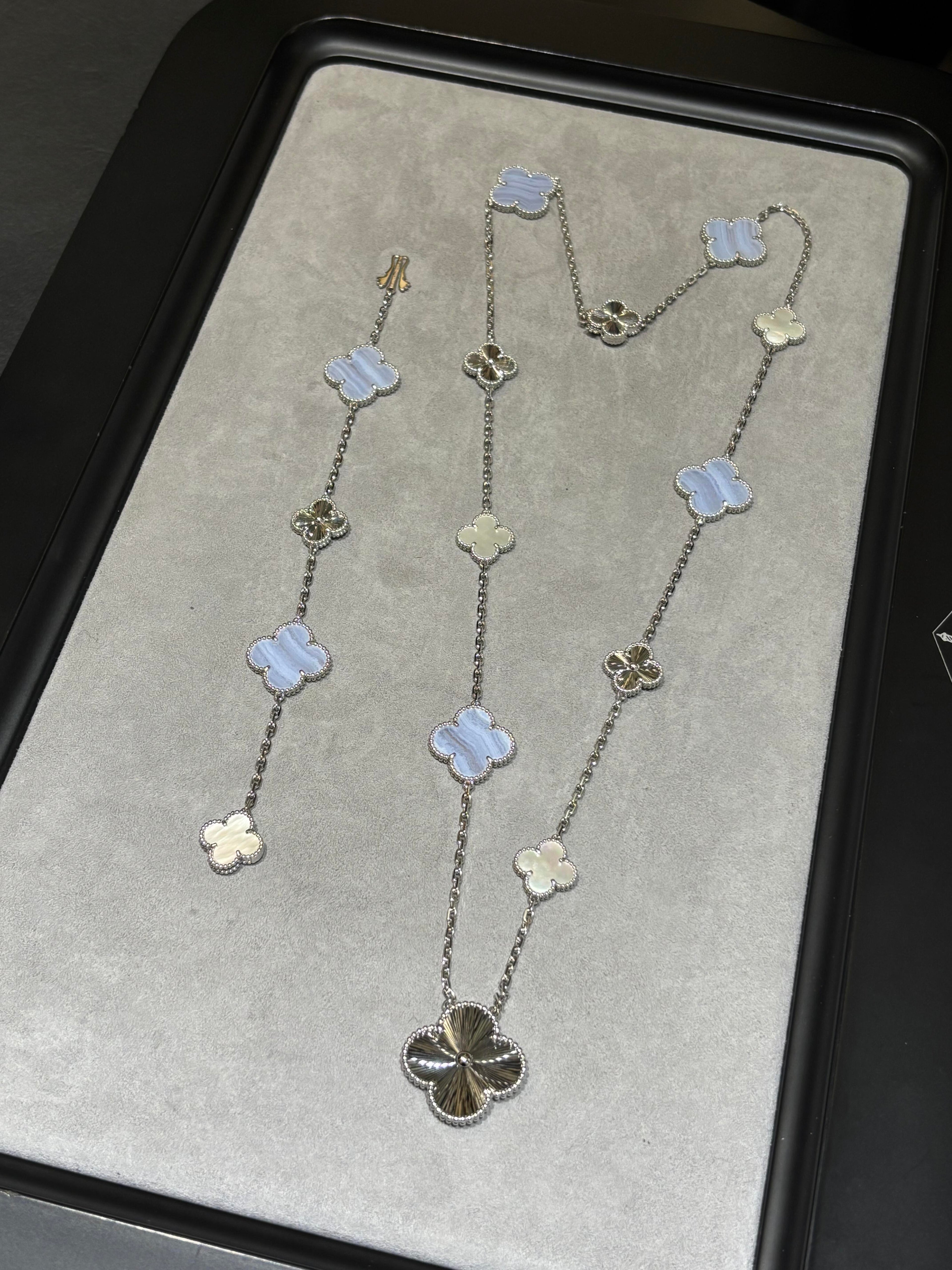 [Imperial] 25 NEW CLOVER 15 MOTIFS PURPLE CHALCEDONY